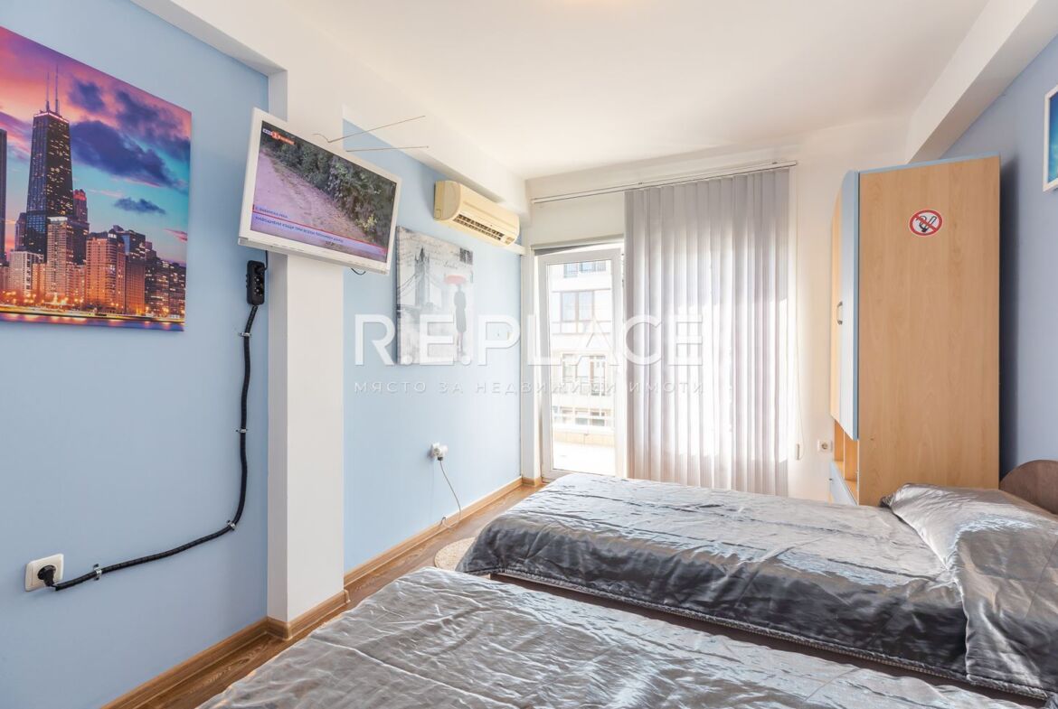 Продава четиристаен апартамент, гр.Варна, Общината!