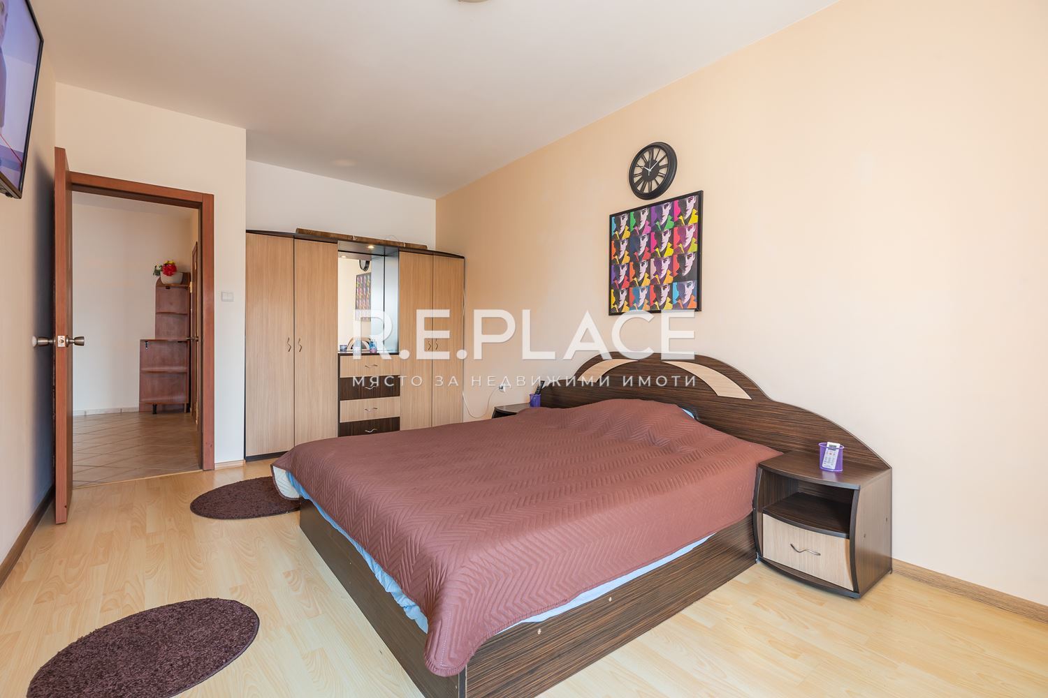 Продава четиристаен апартамент, гр.Варна, Общината!