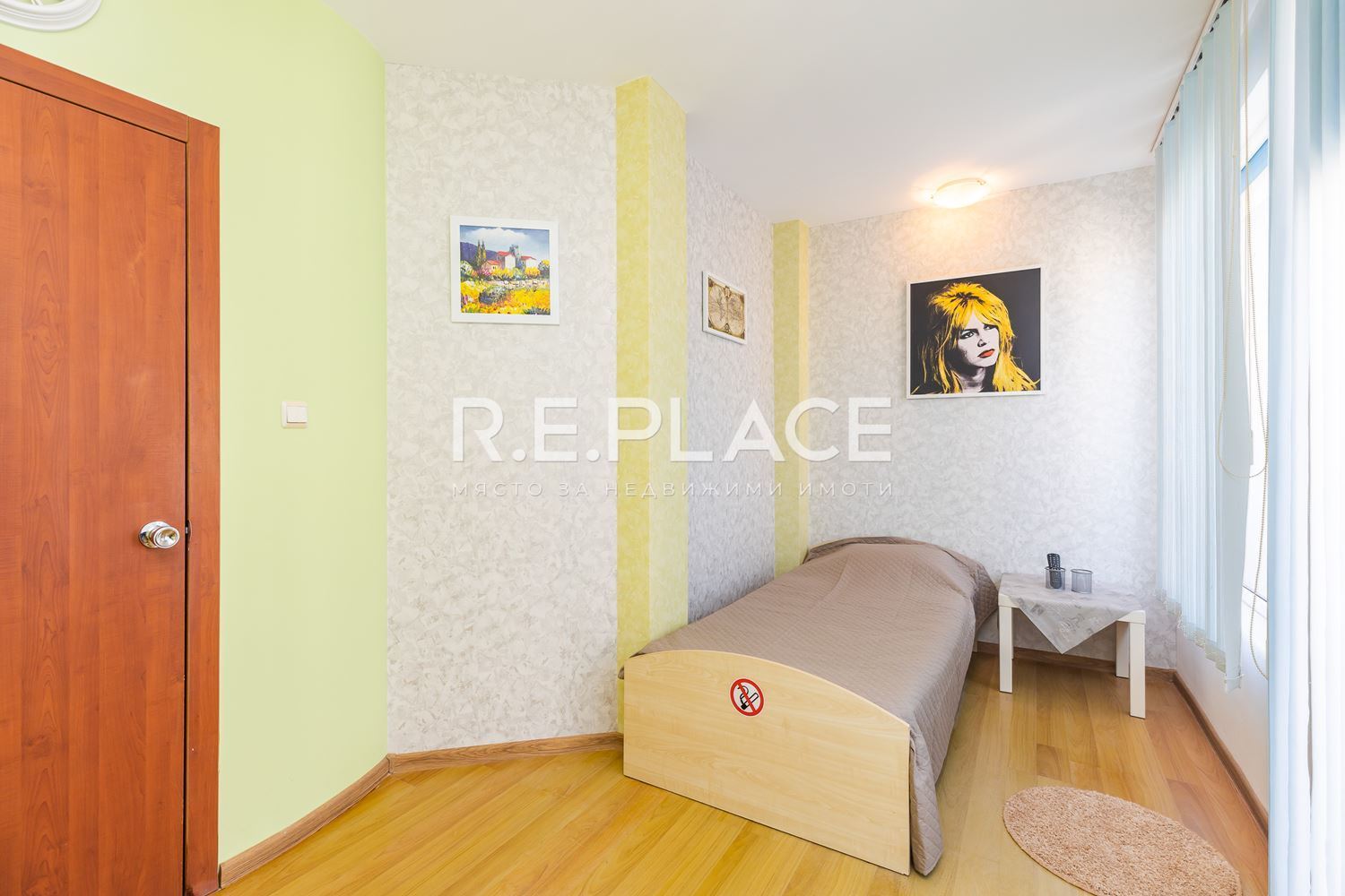 Продава четиристаен апартамент, гр.Варна, Общината!