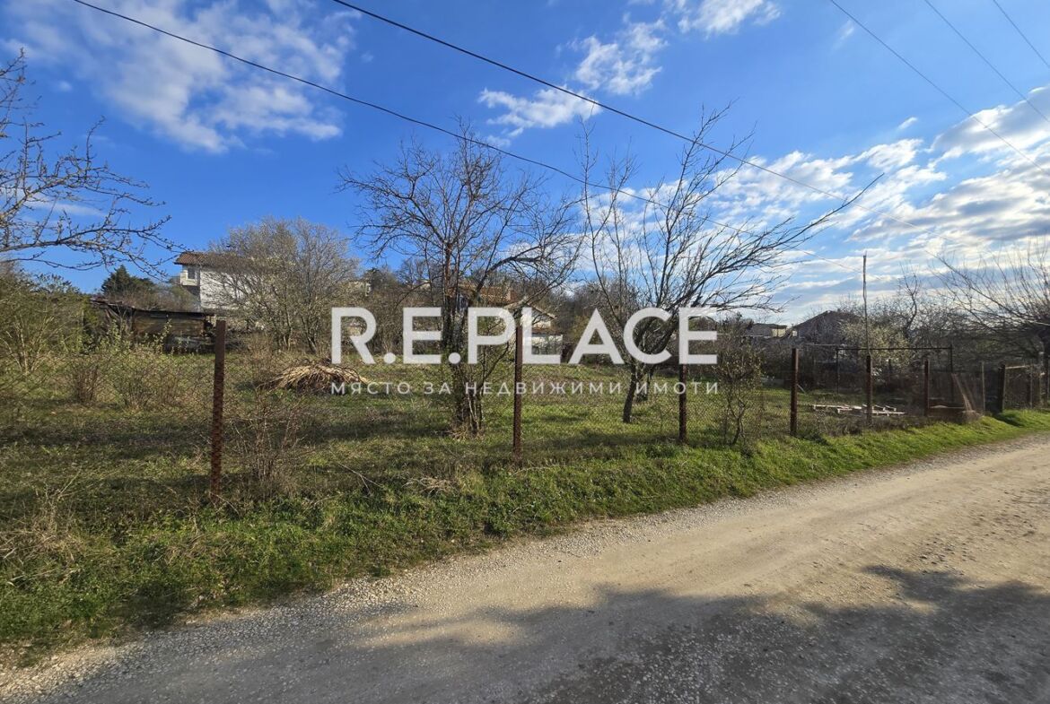 Ъглов парцел 817 кв.м в м-т Перчемлията – Идеален за фамилна къща