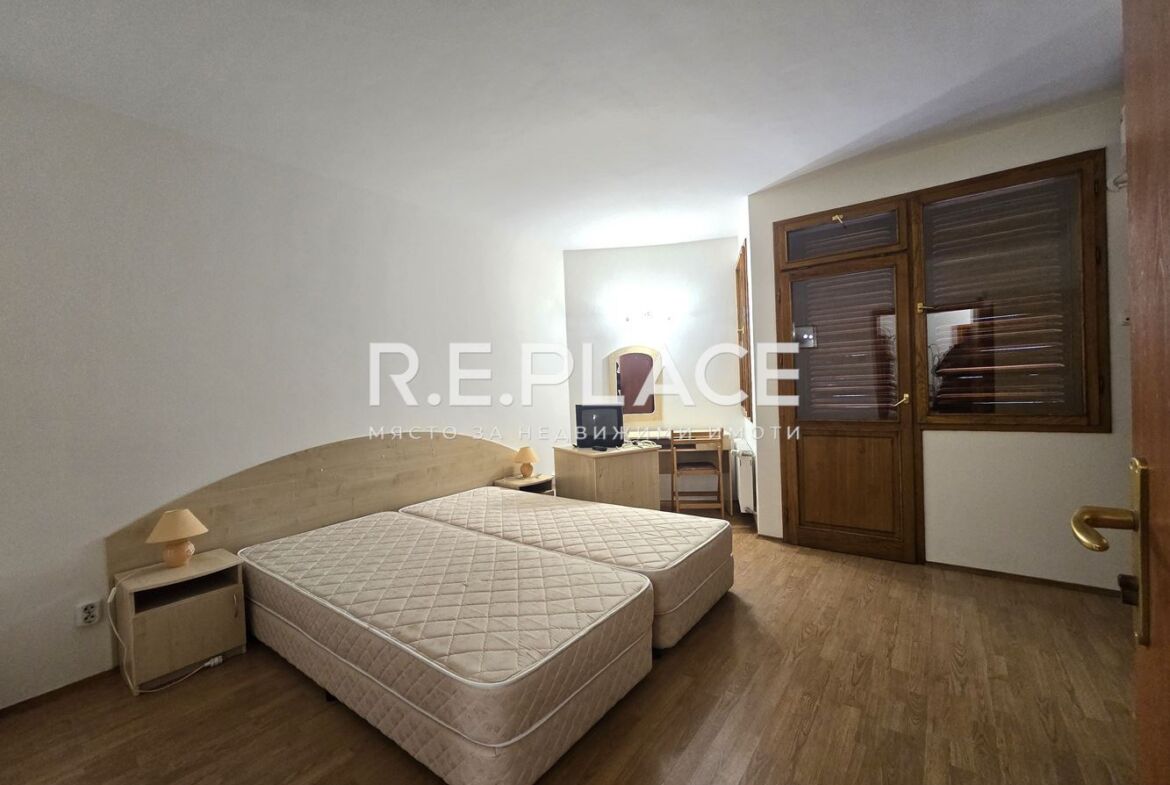 Продава Хотел м-т Ален Мак, гр. Варна