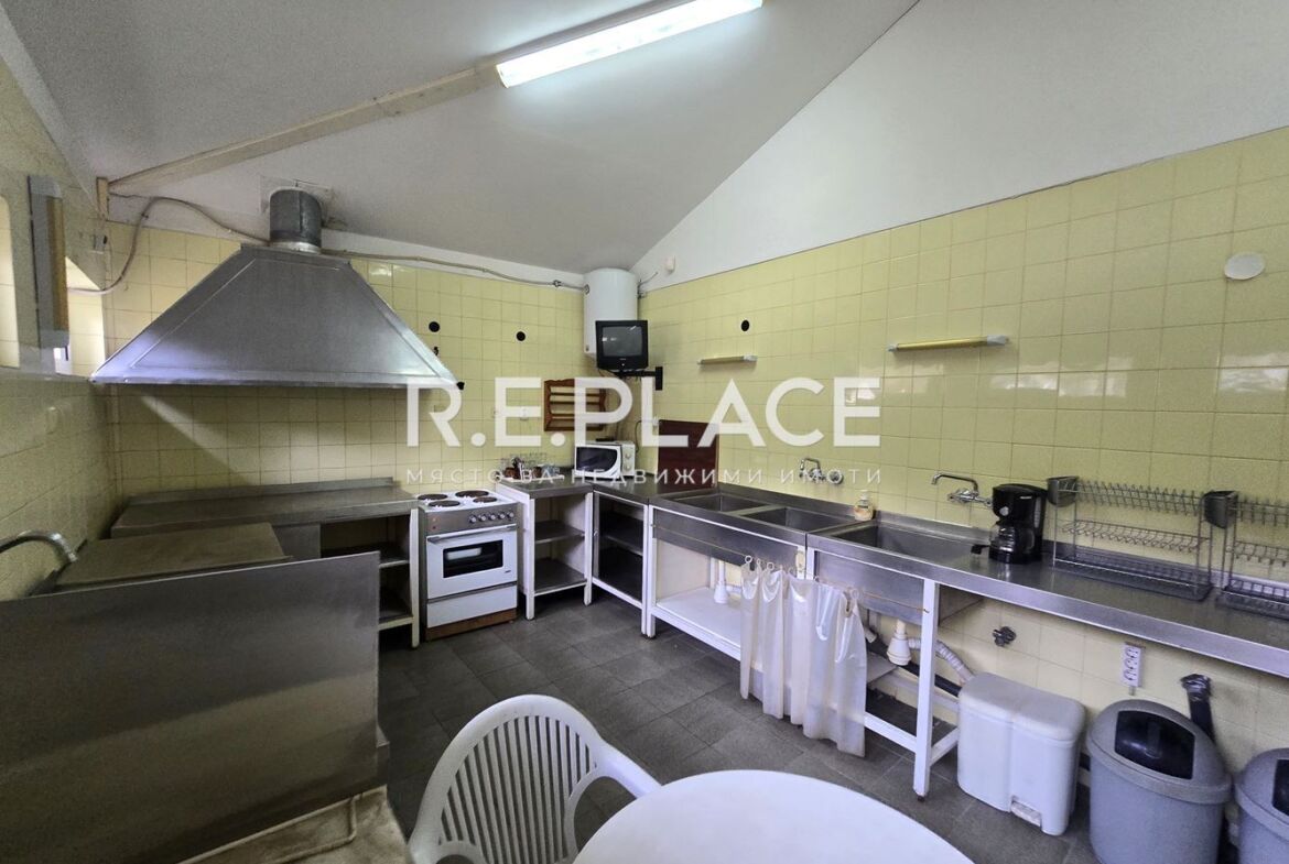 Продава Хотел м-т Ален Мак, гр. Варна