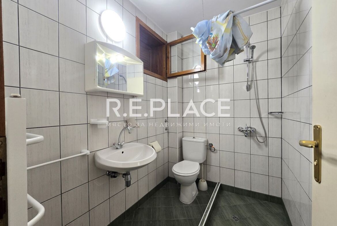 Продава Хотел м-т Ален Мак, гр. Варна