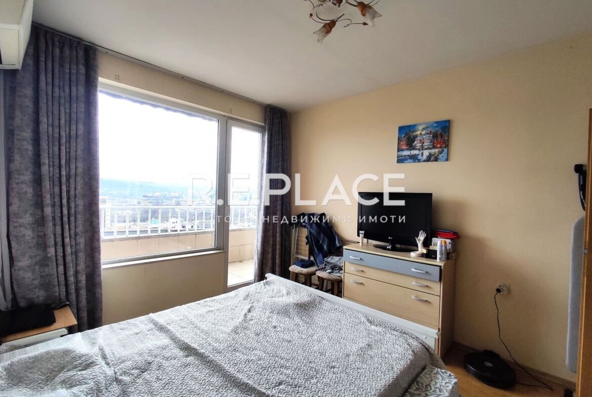 Продажба на тристаен апартамент с морска панорама – Център, гр. Варна (Операта)