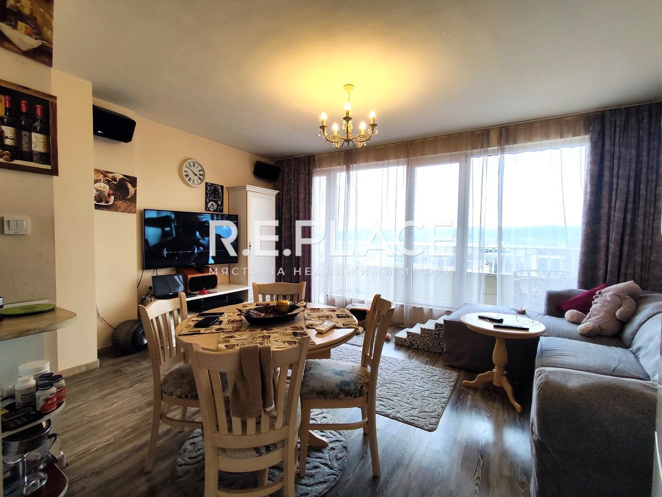 Продажба на тристаен апартамент с морска панорама – Център, гр. Варна (Операта)