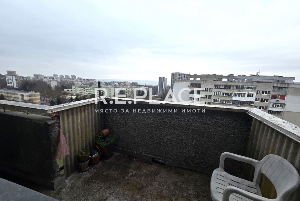 Продава четиристаен тухлен апартамент кв. Чайка, гр. Варна