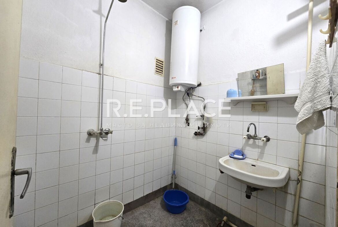 Продава четиристаен тухлен апартамент кв. Чайка, гр. Варна