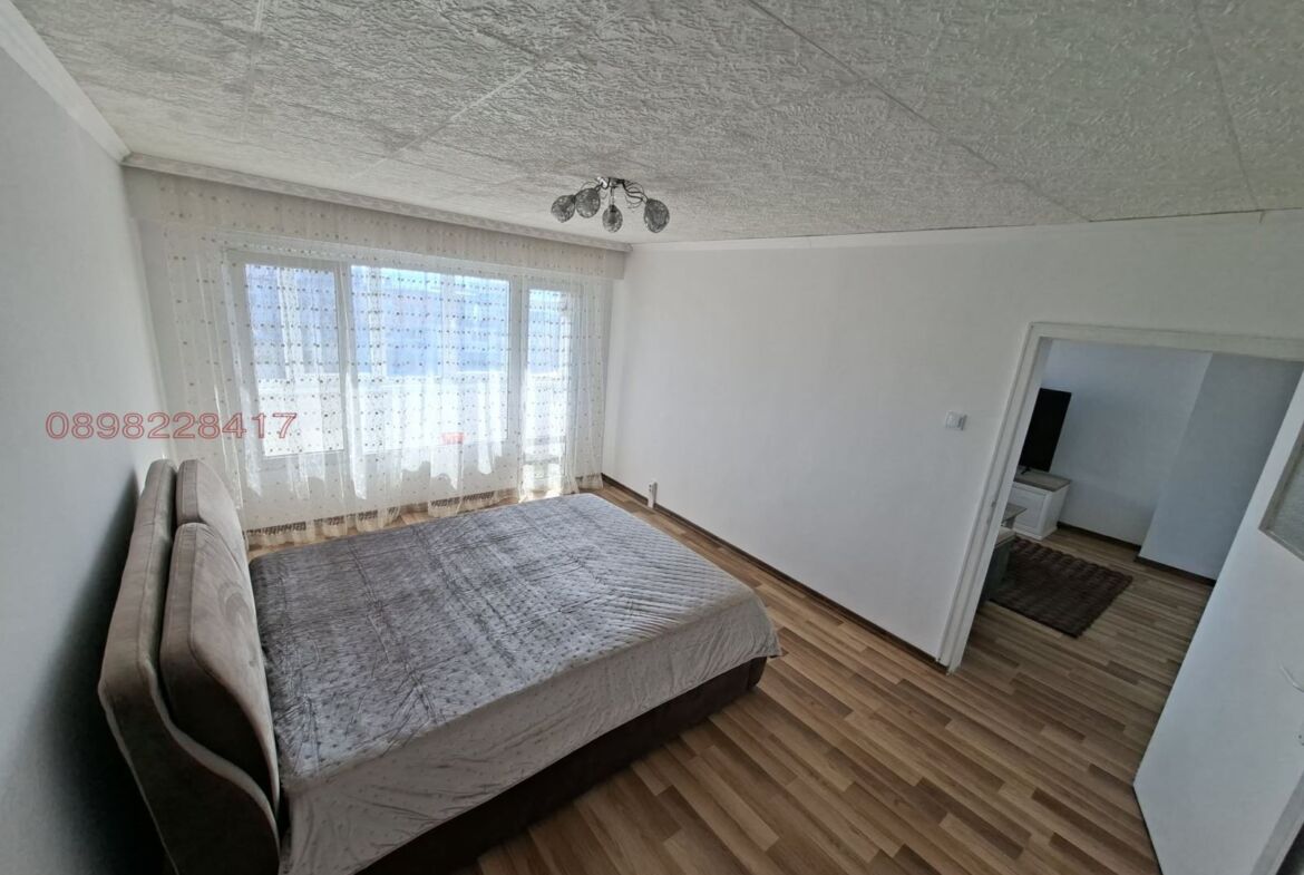Продава апартамент с четири стаи в Цветен Квартал, гр. Варна