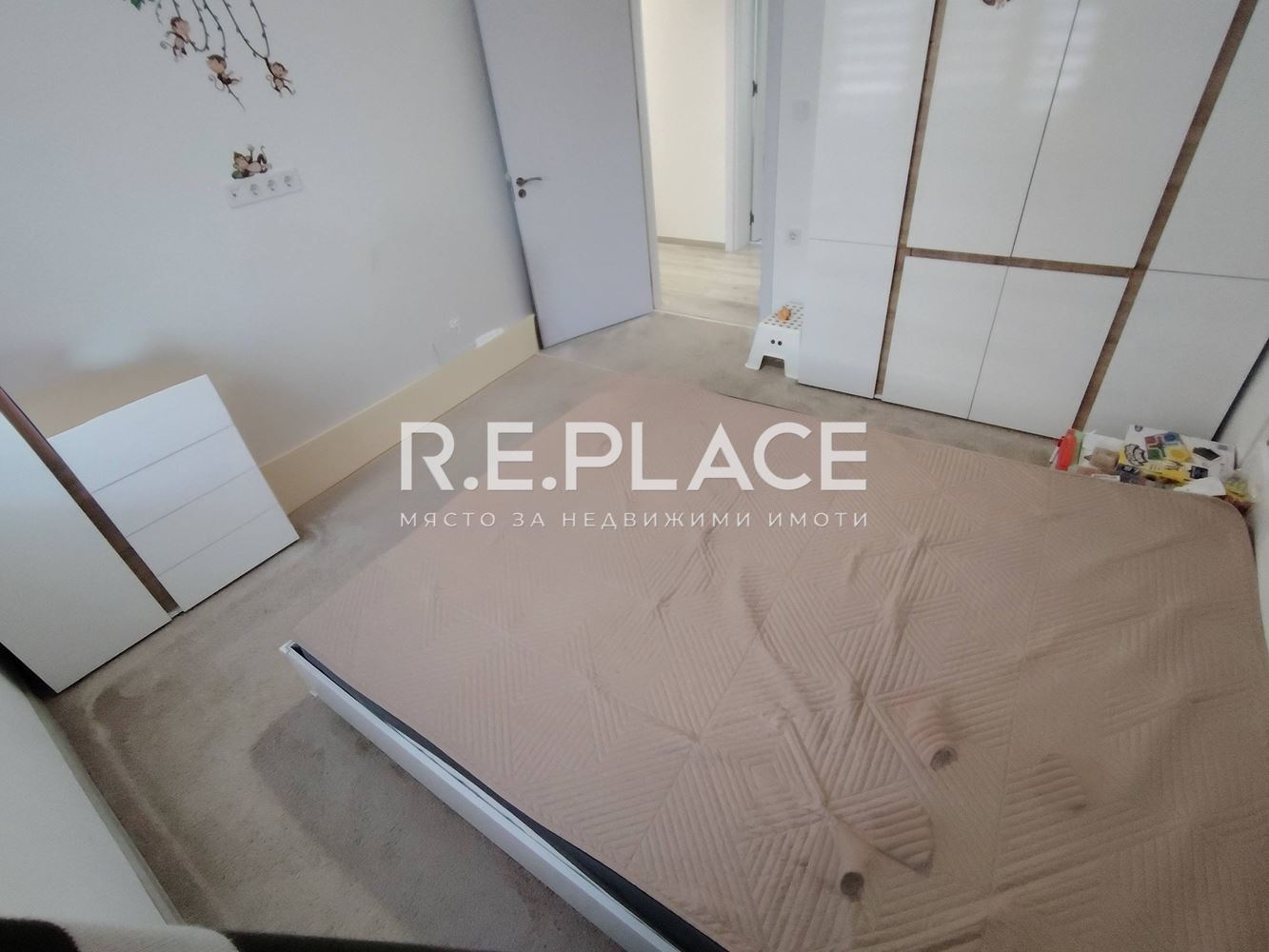 Просторен четиристаен апартамент с три спални – гр. Варна, кв. Левски