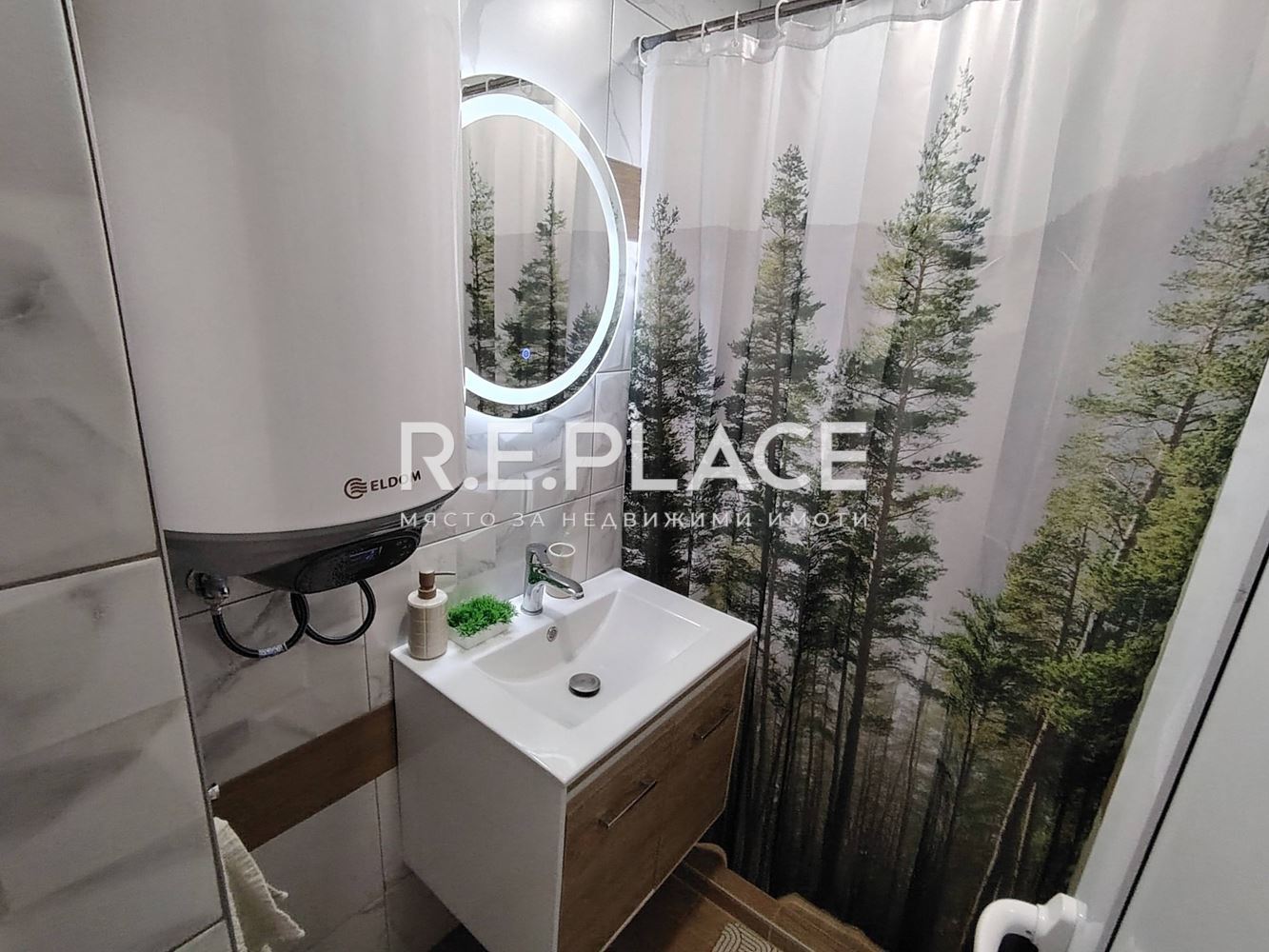 Просторен четиристаен апартамент с три спални – гр. Варна, кв. Левски