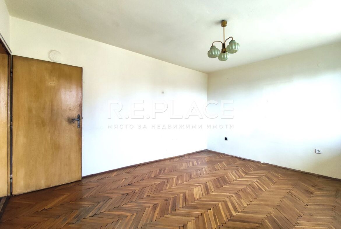 Предлага за продажба четиристаен апартамент гр. Варна, кв. Чайка