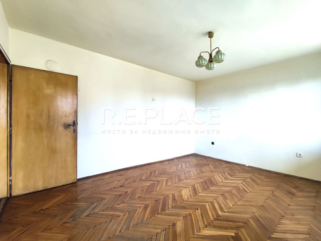 Предлага за продажба четиристаен апартамент гр. Варна, кв. Чайка