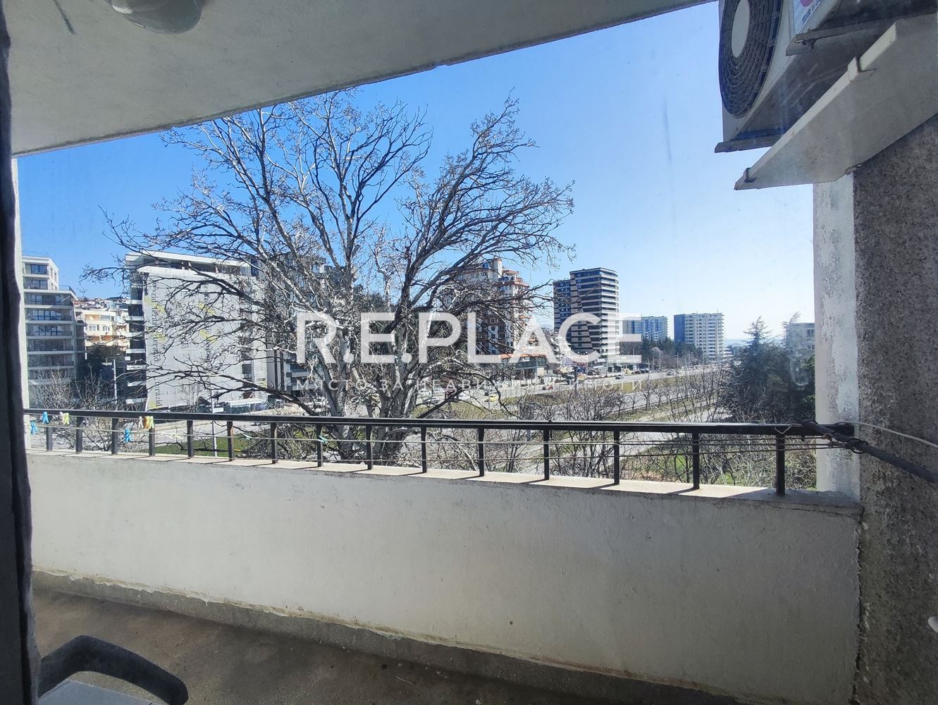 Предлага за продажба четиристаен апартамент гр. Варна, кв. Чайка