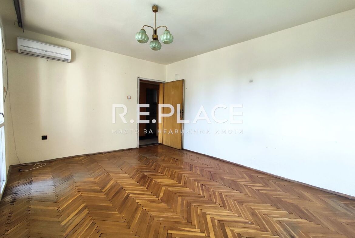 Предлага за продажба четиристаен апартамент гр. Варна, кв. Чайка