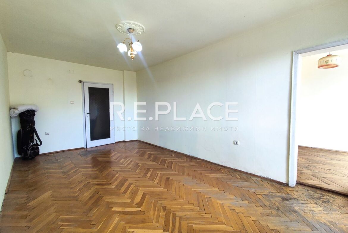 Предлага за продажба четиристаен апартамент гр. Варна, кв. Чайка