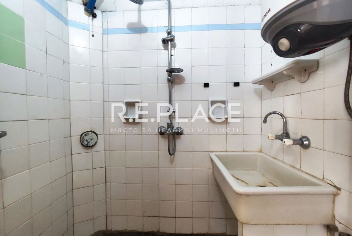 Предлага за продажба четиристаен апартамент гр. Варна, кв. Чайка