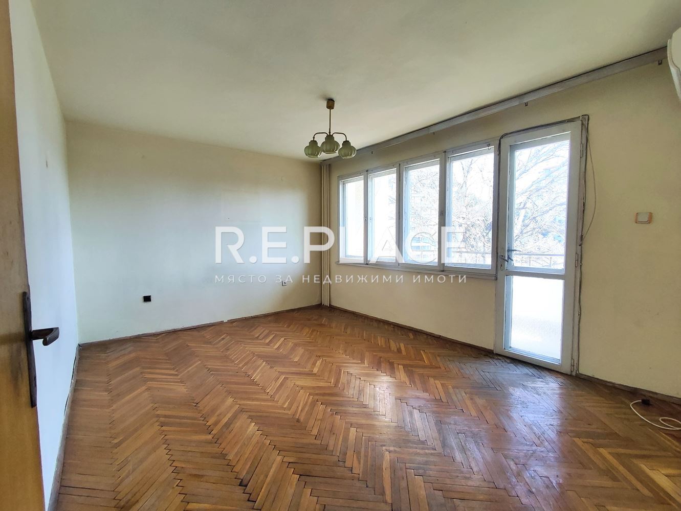 Предлага за продажба четиристаен апартамент гр. Варна, кв. Чайка