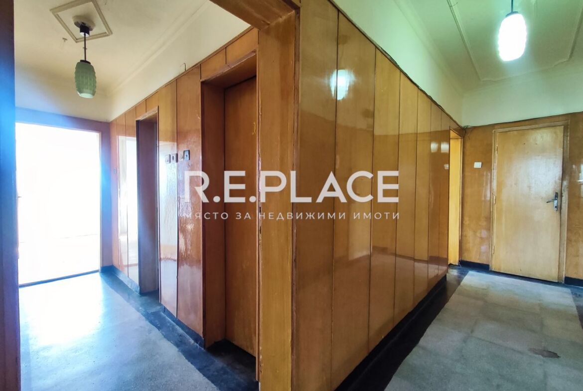 Предлага за продажба четиристаен апартамент гр. Варна, кв. Чайка