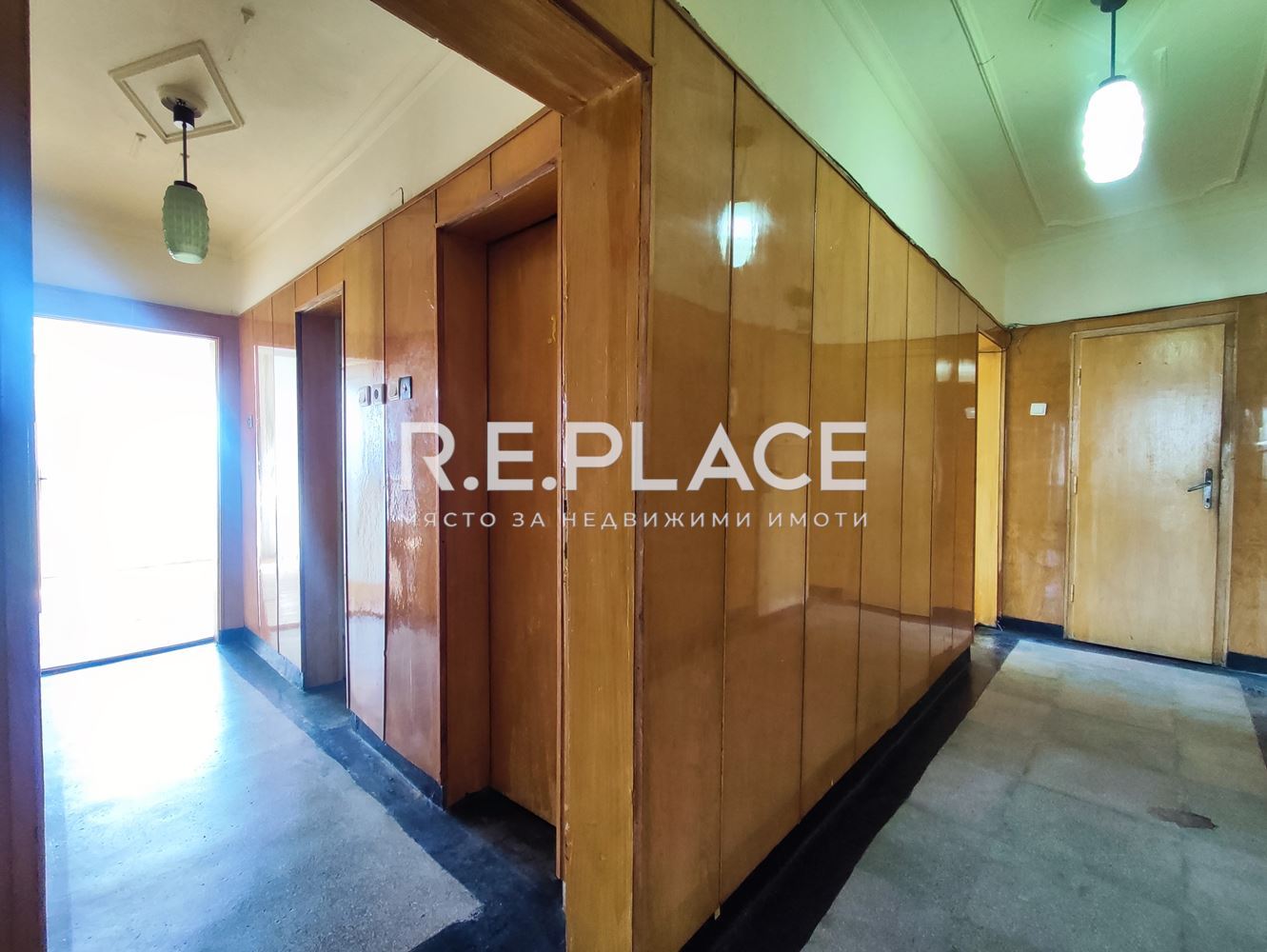 Предлага за продажба четиристаен апартамент гр. Варна, кв. Чайка