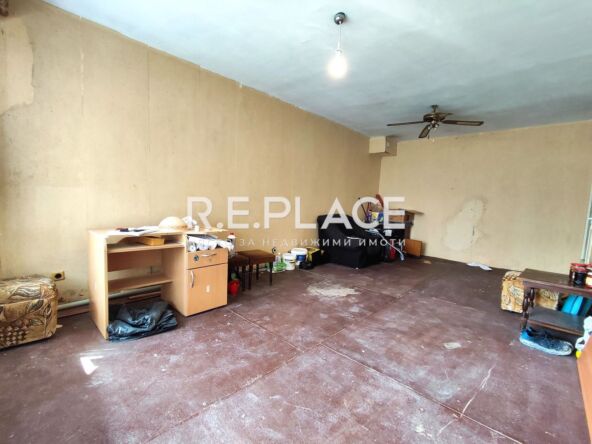 Апартамент с три стаи с потенциал за преустройство – гр. Варна, жк. Владислав Варненчик