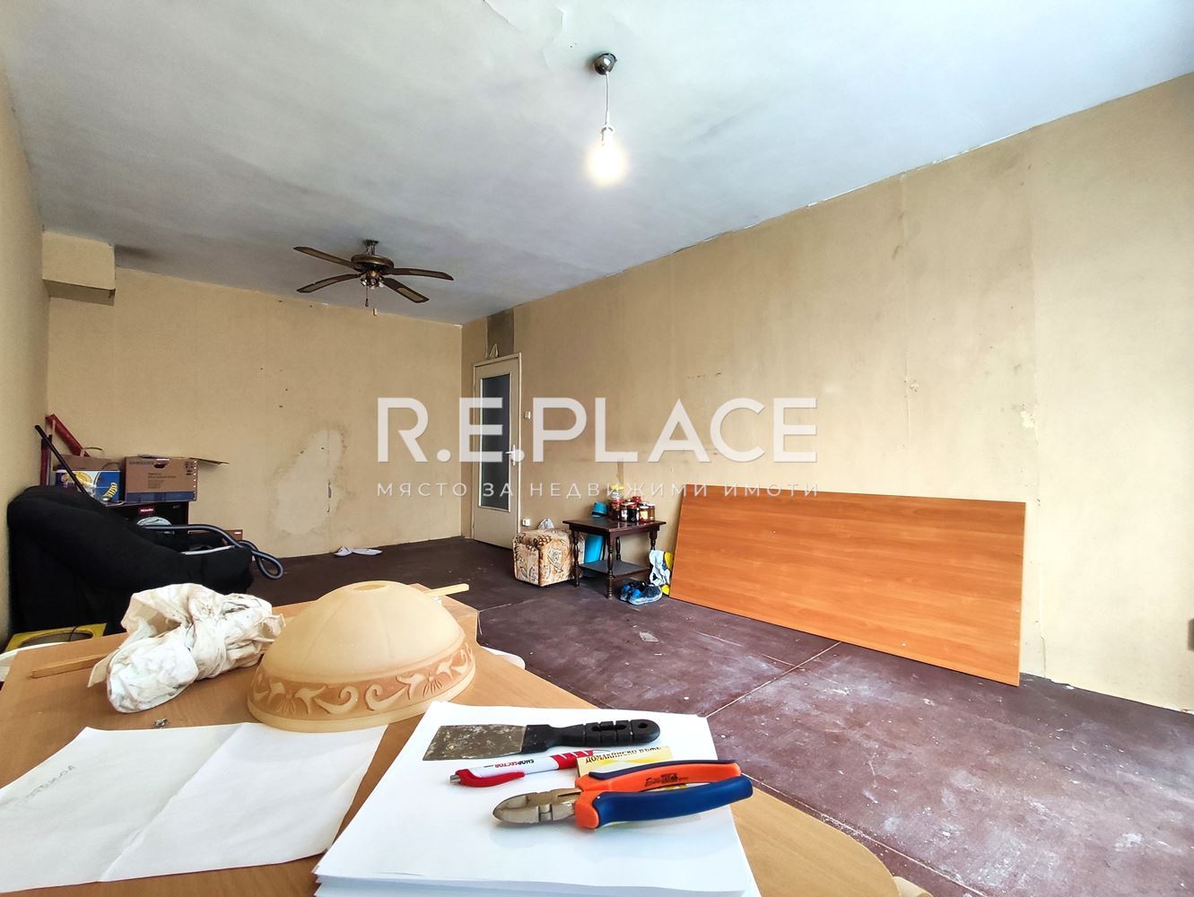 Апартамент с три стаи с потенциал за преустройство – гр. Варна, жк. Владислав Варненчик