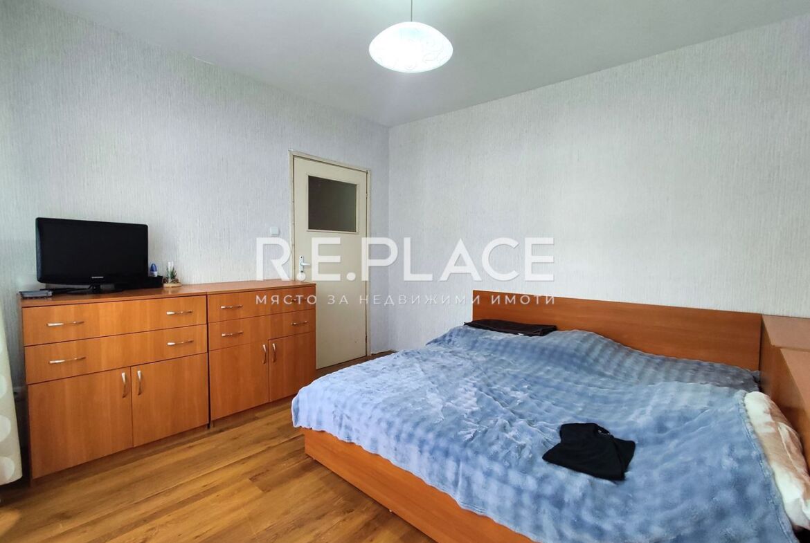 Апартамент с три стаи с потенциал за преустройство – гр. Варна, жк. Владислав Варненчик