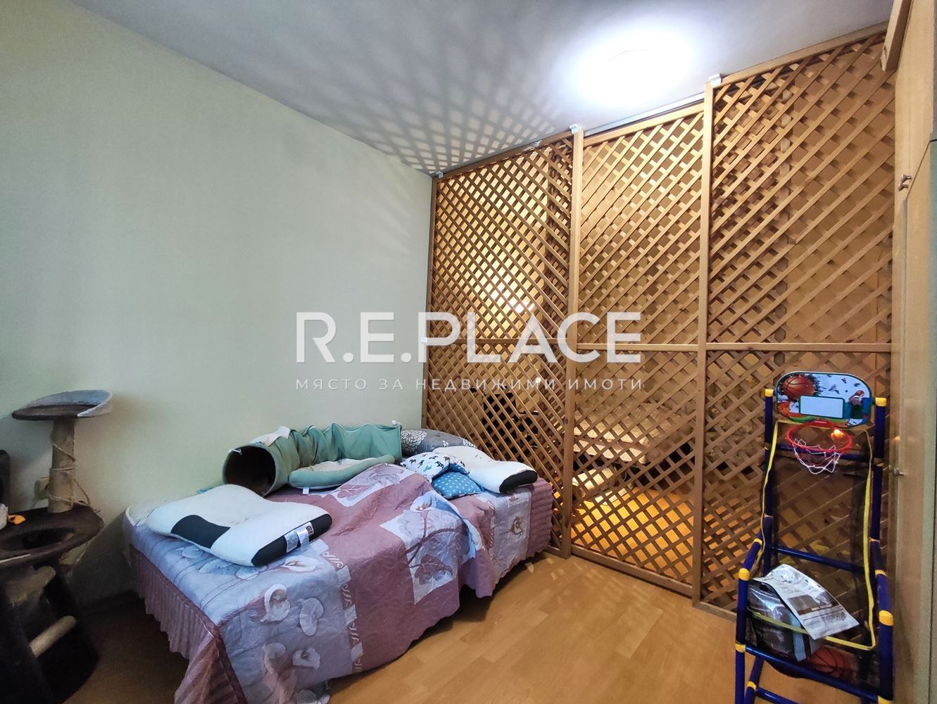 Просторен тристаен апартамент в Цветен квартал, гр. Варна