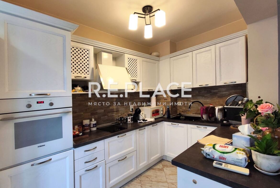 Просторен тристаен апартамент в Цветен квартал, гр. Варна