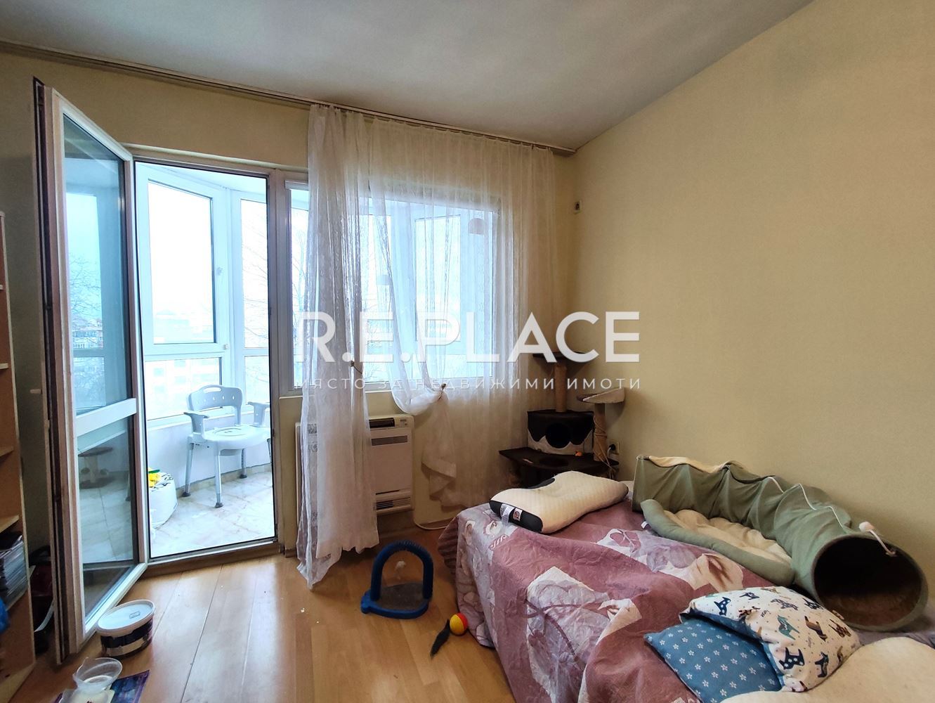 Просторен тристаен апартамент в Цветен квартал, гр. Варна