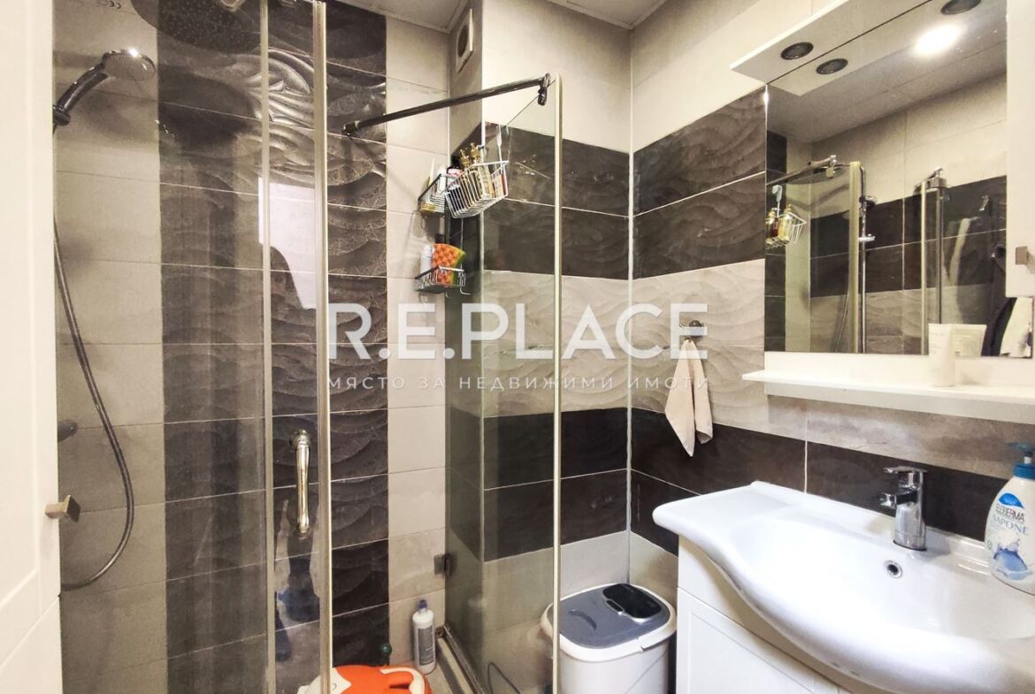 Просторен тристаен апартамент в Цветен квартал, гр. Варна