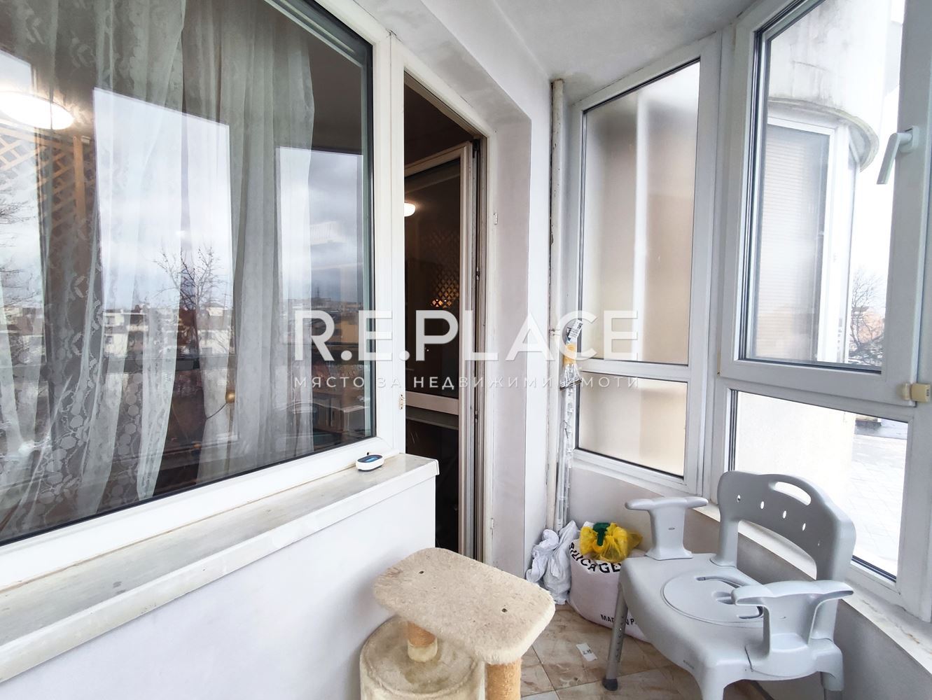 Просторен тристаен апартамент в Цветен квартал, гр. Варна