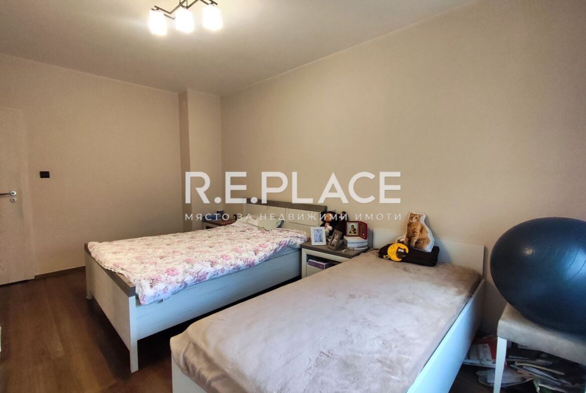 Просторен тристаен апартамент в Цветен квартал, гр. Варна