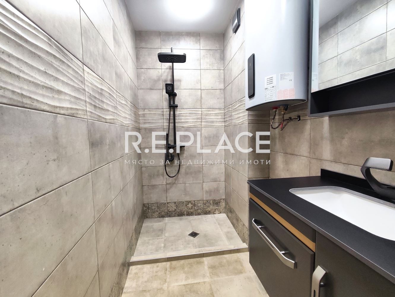 Продава тристаен апартамент кв Погреби, гр. Варна