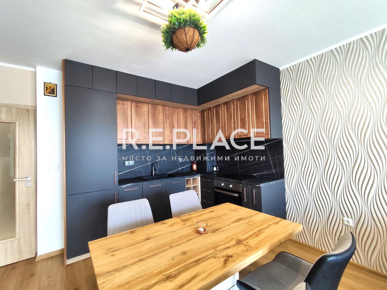 Продава тристаен апартамент кв Погреби, гр. Варна