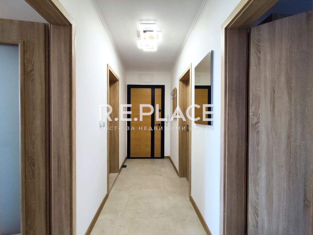 Продава тристаен апартамент кв Погреби, гр. Варна