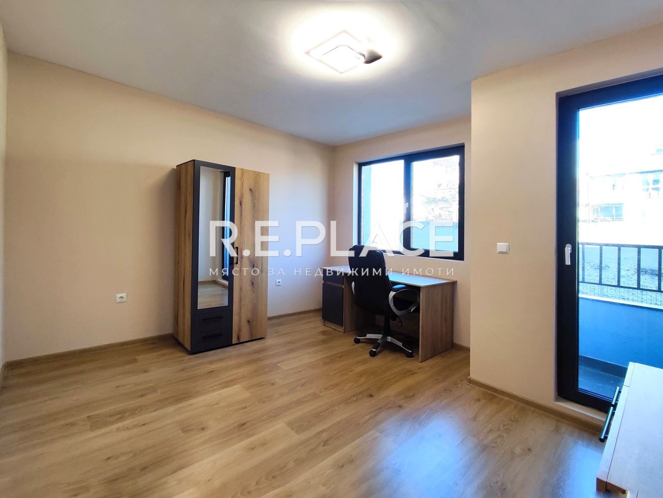 Продава тристаен апартамент кв Погреби, гр. Варна