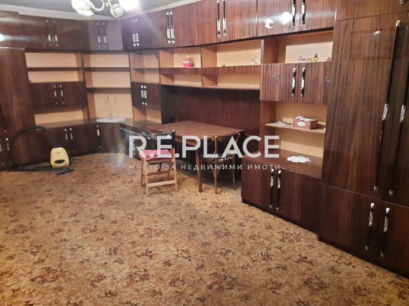 Продава апартамент с три стаи жк. Младост, гр. Варна