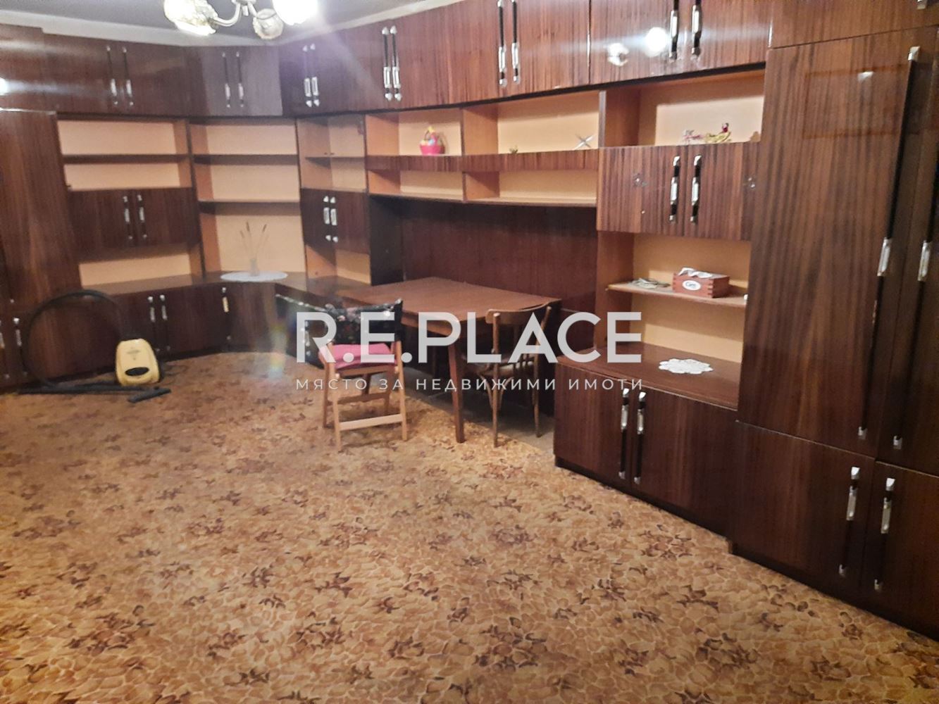 Продава апартамент с три стаи жк. Младост, гр. Варна