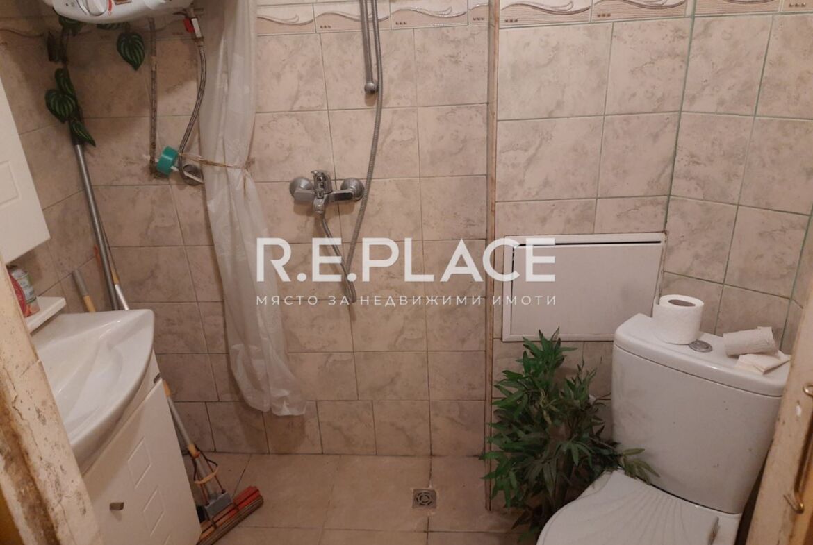 Продава апартамент с три стаи жк. Младост, гр. Варна