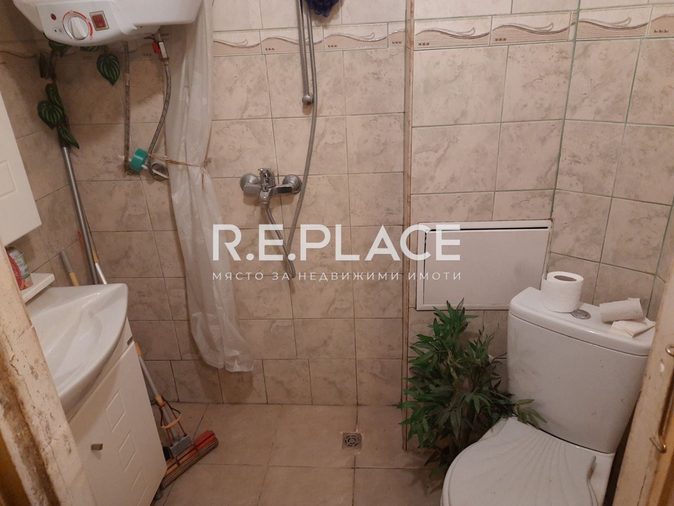 Продава апартамент с три стаи жк. Младост, гр. Варна