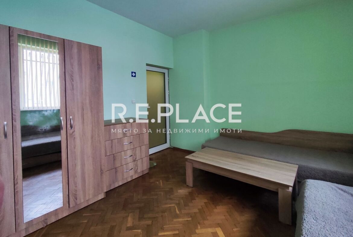 Продава апартамент с три стаи в гр Варна, Зимно Кино Тракия