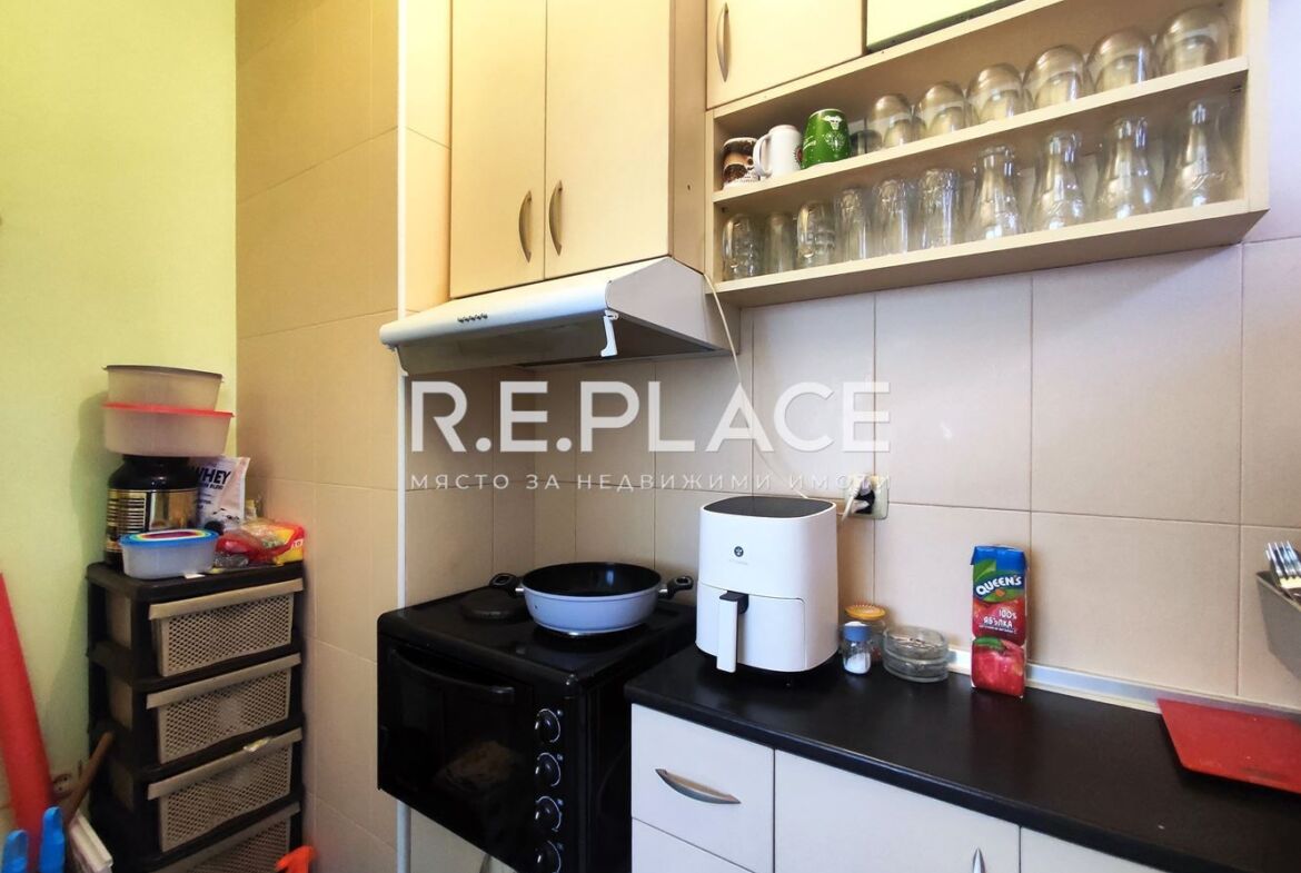 Продава апартамент с три стаи в гр Варна, Зимно Кино Тракия