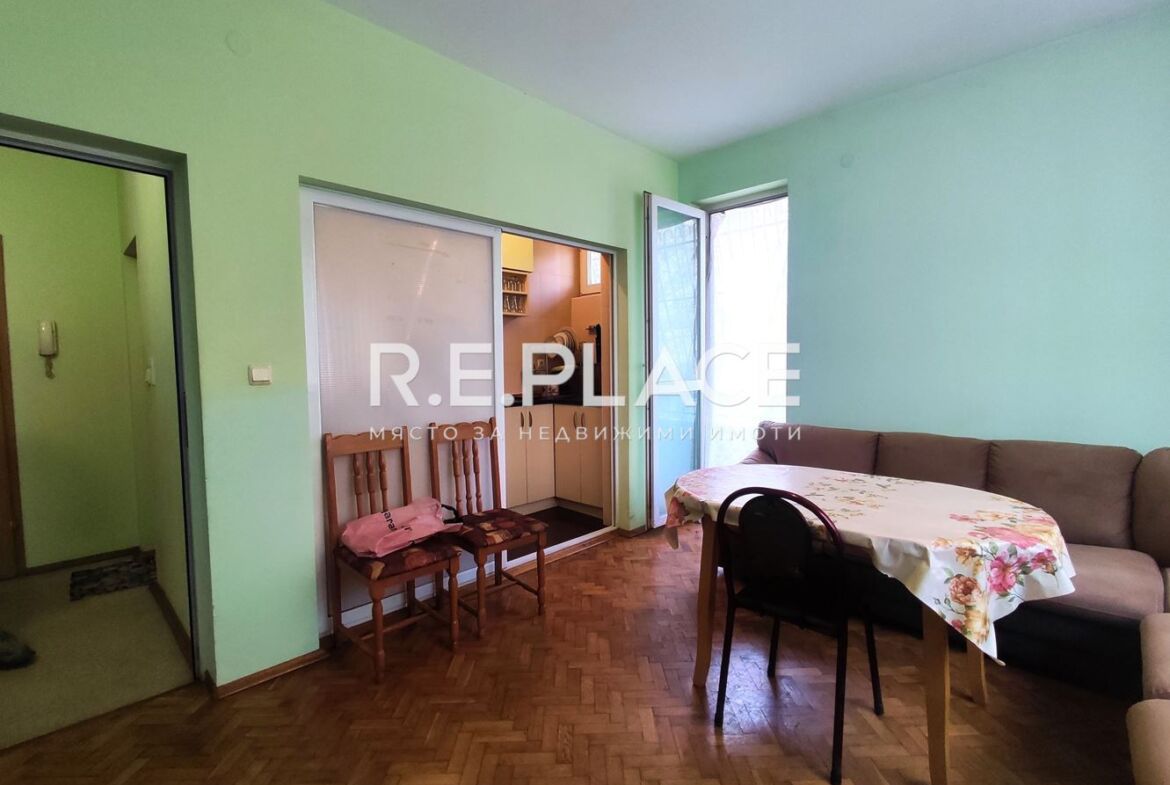 Продава апартамент с три стаи в гр Варна, Зимно Кино Тракия