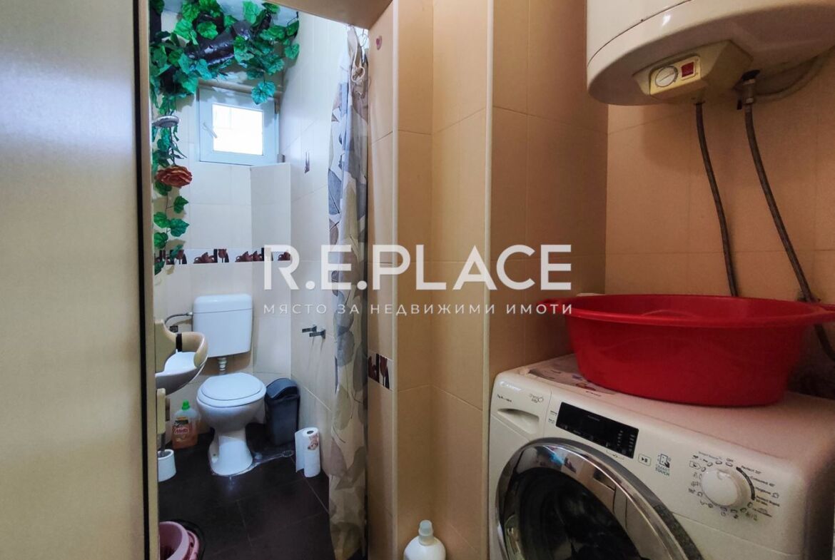 Продава апартамент с три стаи в гр Варна, Зимно Кино Тракия