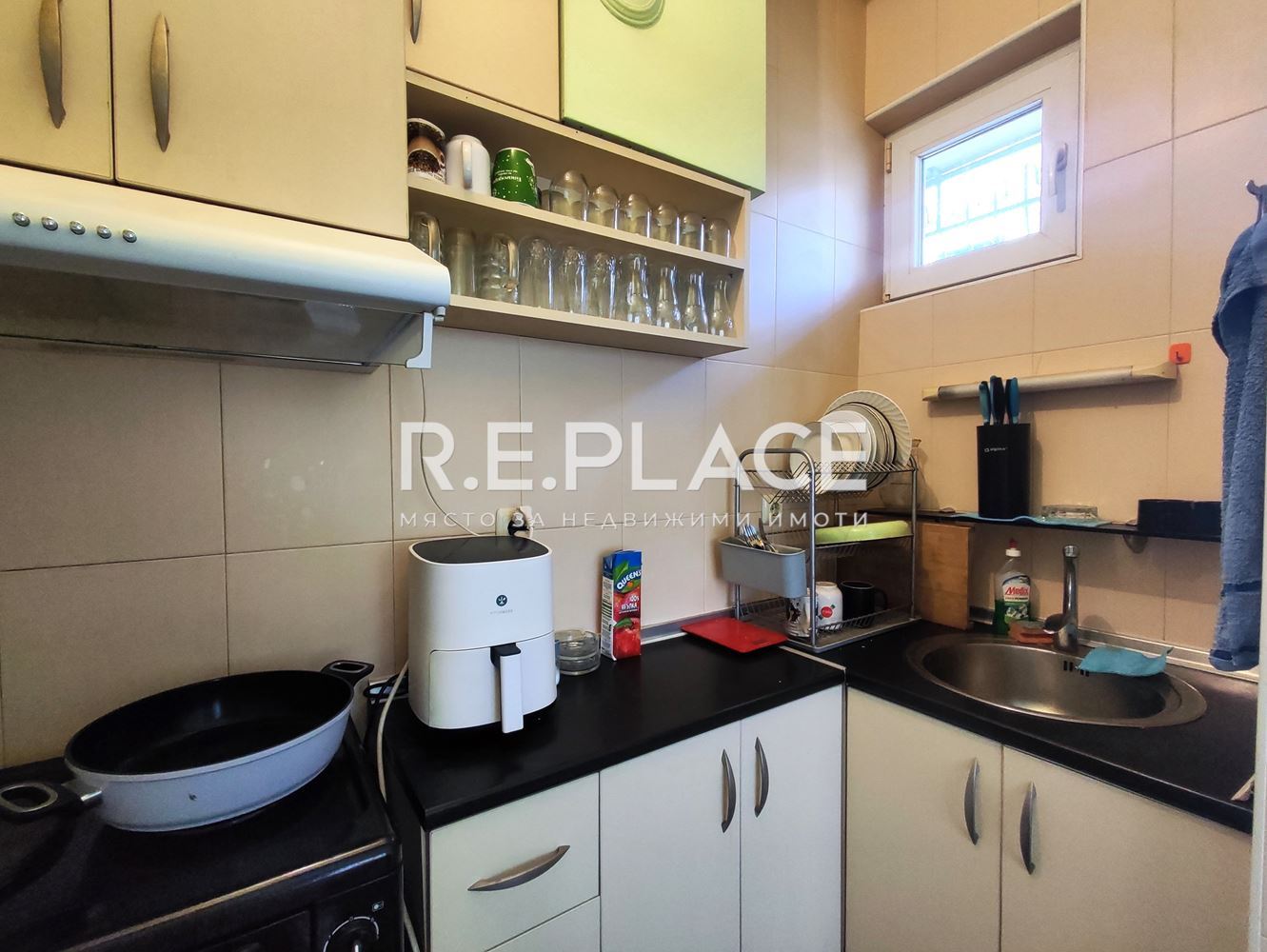 Продава апартамент с три стаи в гр Варна, Зимно Кино Тракия