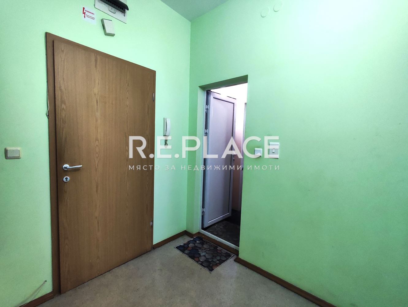 Продава апартамент с три стаи в гр Варна, Зимно Кино Тракия