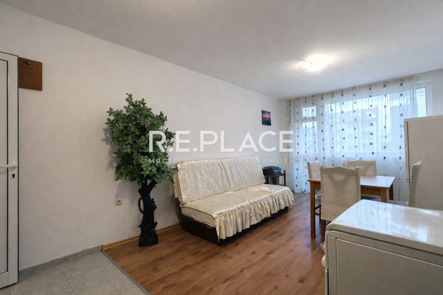 Продава двустаен апартамент гр. Варна, кв. Погреби