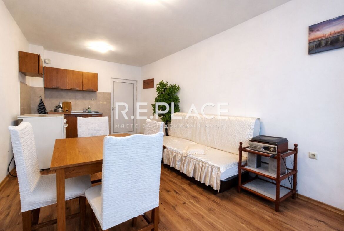 Продава двустаен апартамент гр. Варна, кв. Погреби