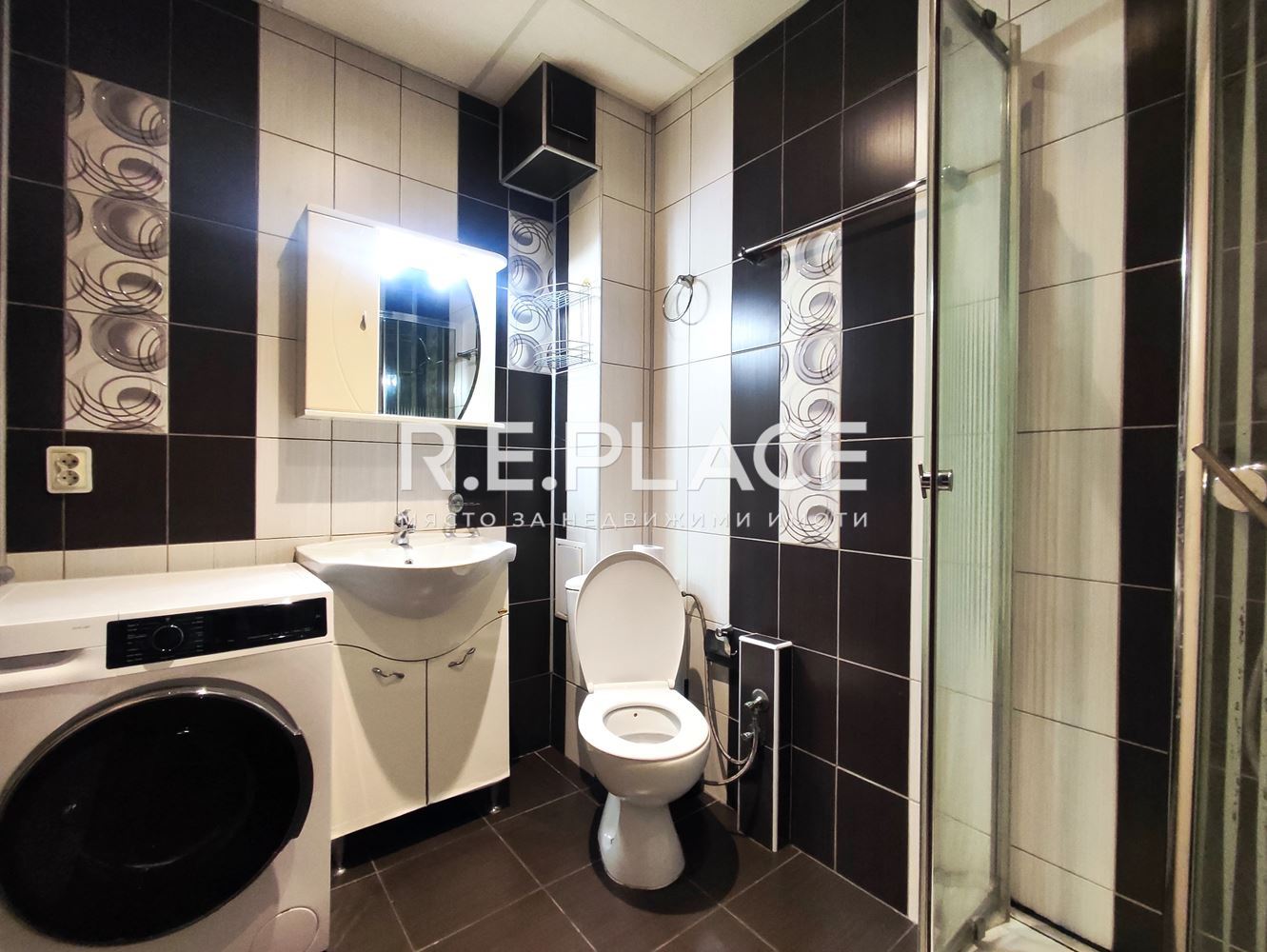 Предлага тристаен апартамент в гр. Варна, ХЕИ