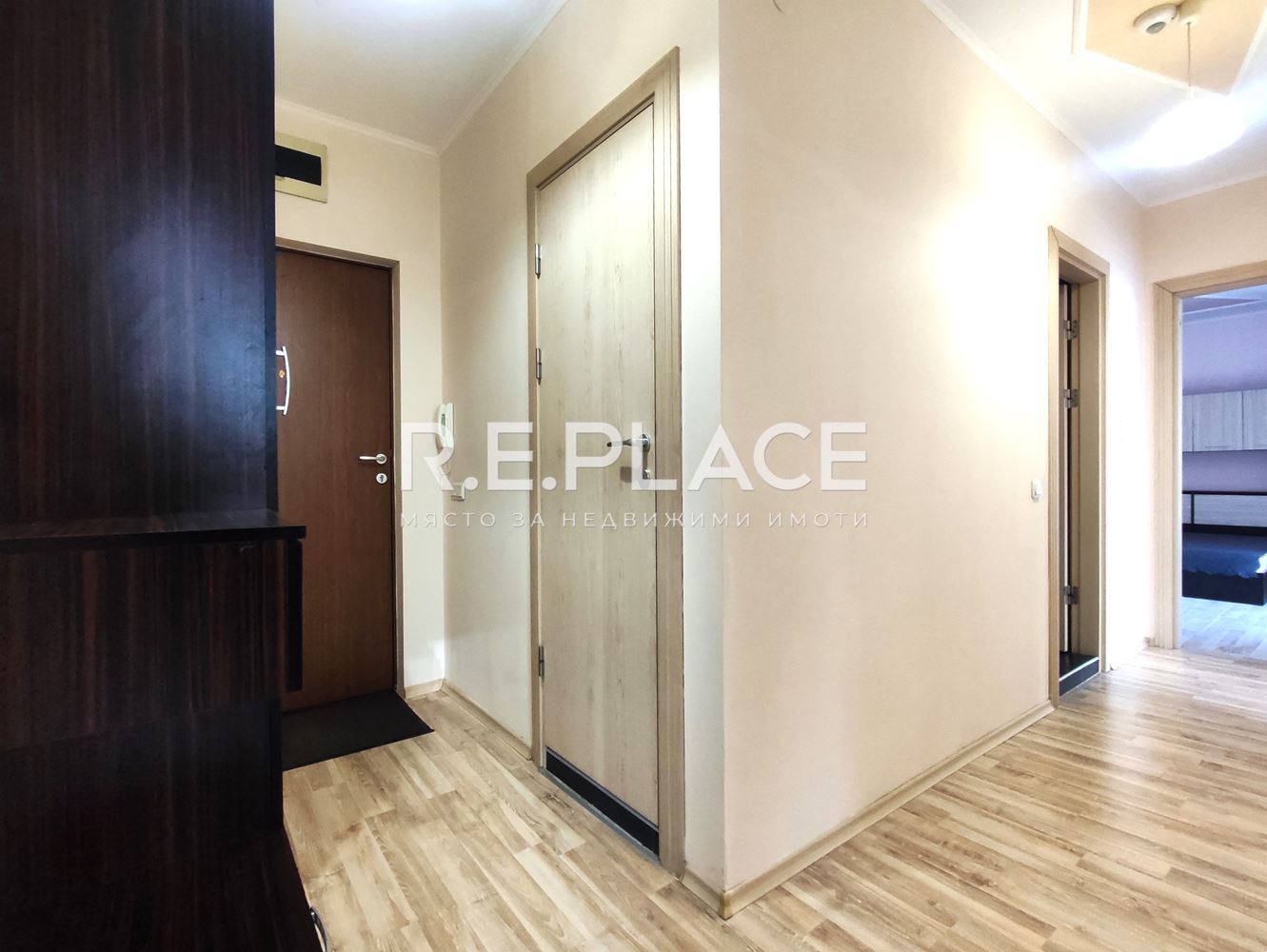 Предлага тристаен апартамент в гр. Варна, ХЕИ